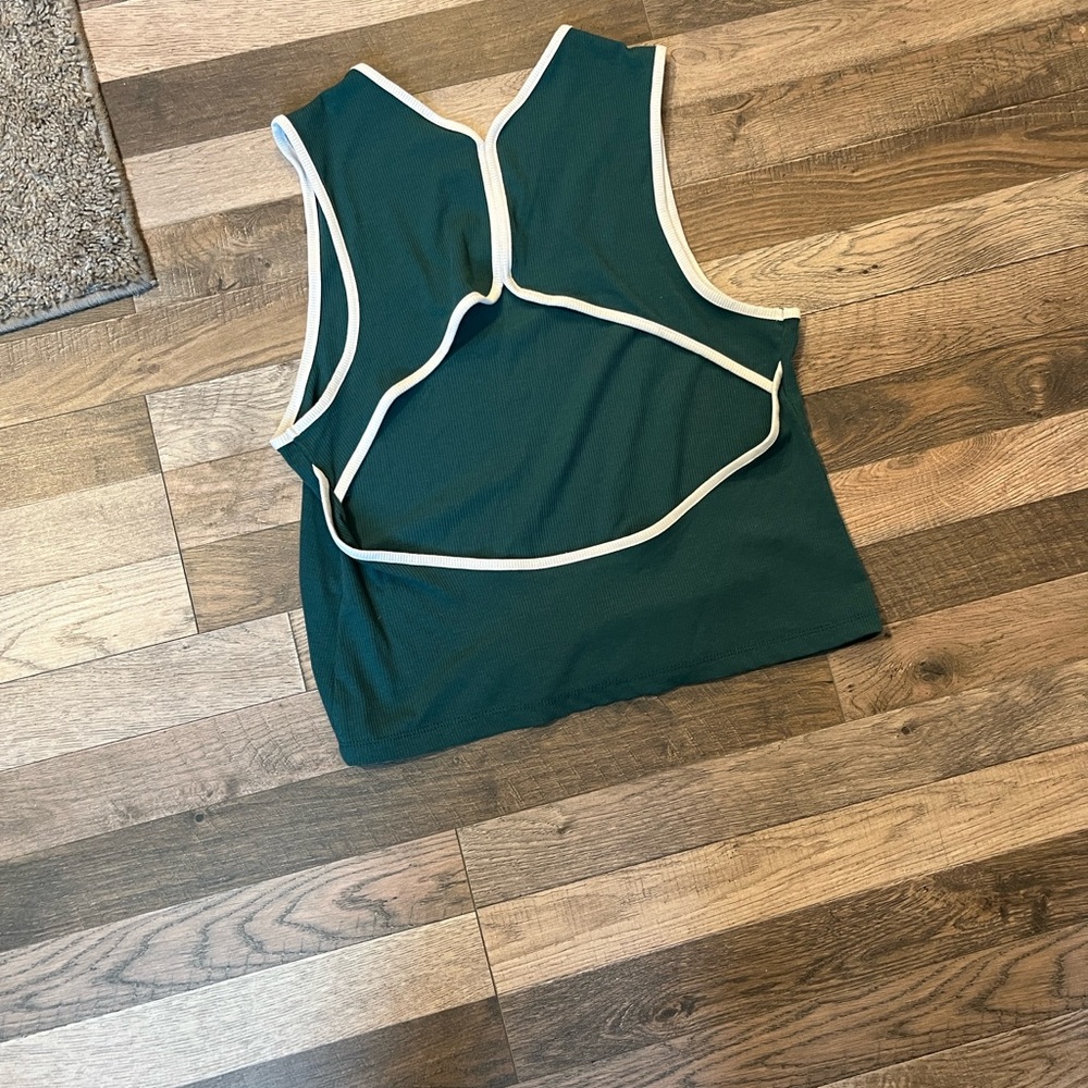 Wild Fable Green Tank Top with White Edging open back 🌤️